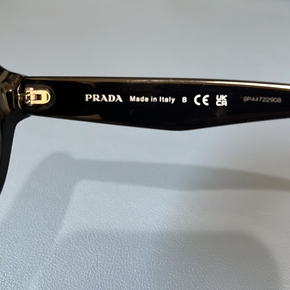 Beautiful Prada Sunglasses - Picture 5 of 9